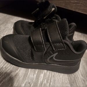 Toddler Size 6 Nike Sneakers